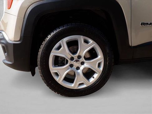 Used 2015 Jeep Renegade Limited w/ Trailer Tow Group AWD/4WD image 7