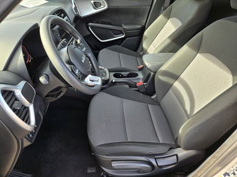 Certified 2024 Kia Soul LX w/ Option Group 015 image 11