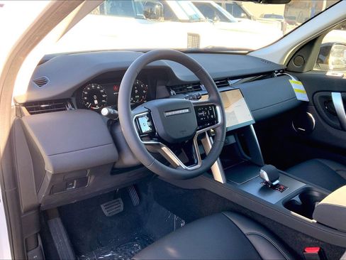 New 2025 Land Rover Discovery Sport S image 9