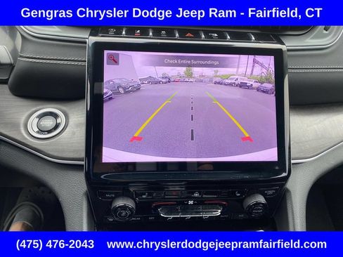 Used 2023 Jeep Grand Cherokee Limited w/ Trailer Tow Prep Group (B) AWD/4WD image 17