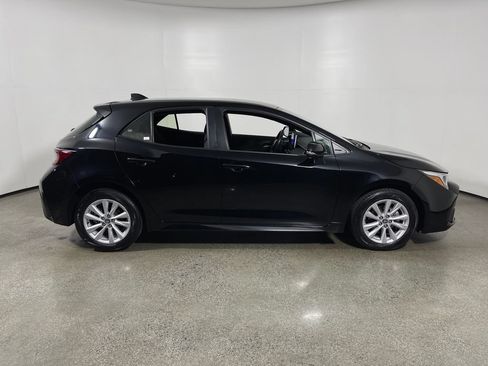 Certified 2025 Toyota Corolla SE FWD image 2