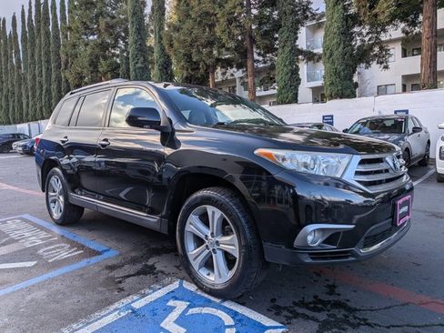 Used 2013 Toyota Highlander Limited image 3
