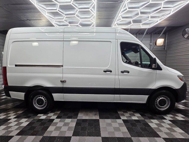 Used 2024 Mercedes-Benz Sprinter 2500 image 10