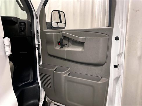 Used 2024 Chevrolet Express 2500 w/ Driver Convenience Package image 12