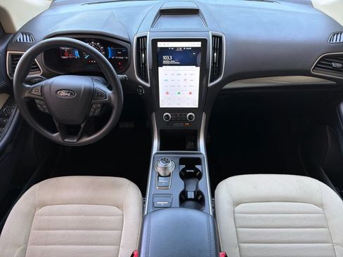 Certified 2023 Ford Edge SE w/ Black Appearance Package AWD/4WD image 3