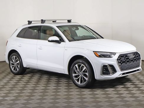 Used 2022 Audi Q5 2.0T Premium Plus w/ Premium Plus Package AWD/4WD image 2