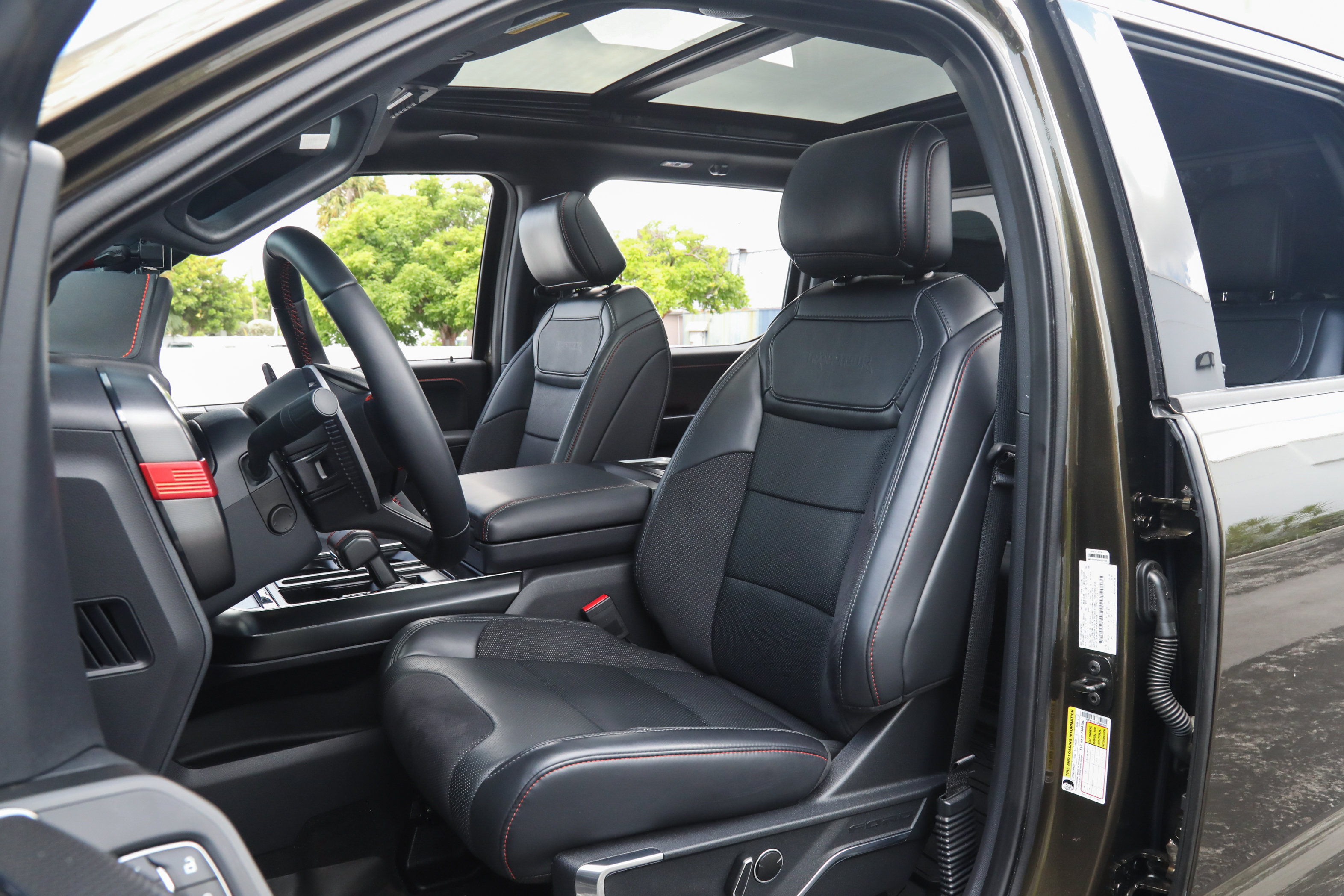 Used 2025 Ford F150 Raptor AWD/4WD image 18