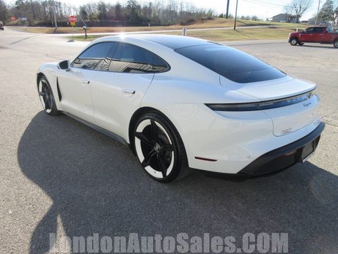 Used 2021 Porsche Taycan image 4