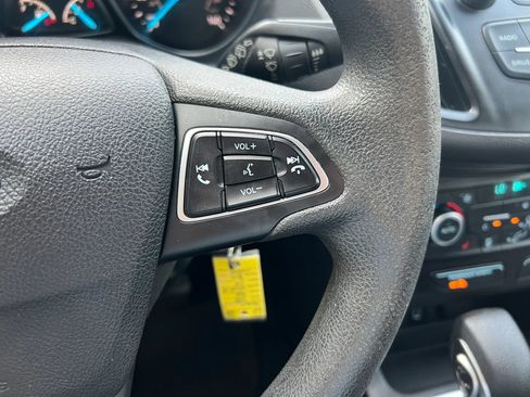 Used 2018 Ford Escape SE FWD image 18