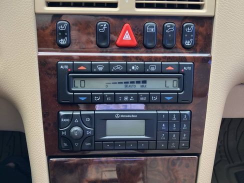 Used 2000 Mercedes-Benz E 320 Sedan image 12