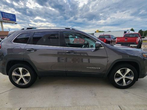 Used 2019 Jeep Cherokee Limited AWD/4WD image 7