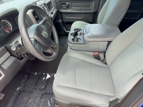 Used 2018 RAM 1500 Express RWD image 5