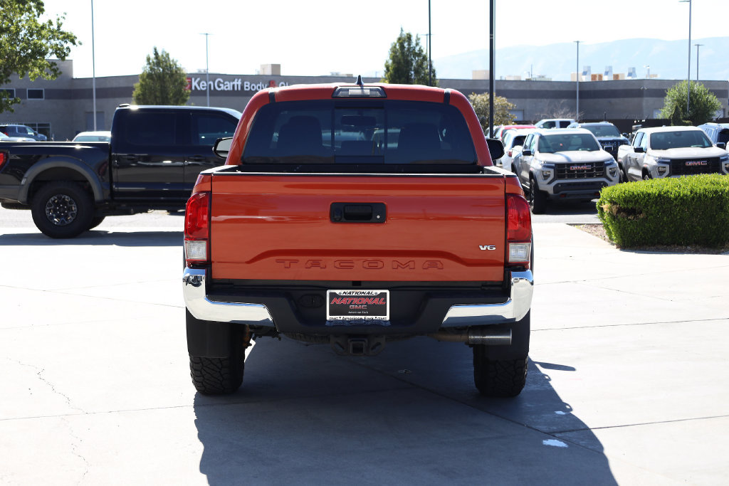 Used 2017 Toyota Tacoma TRD Off-Road AWD/4WD image 5