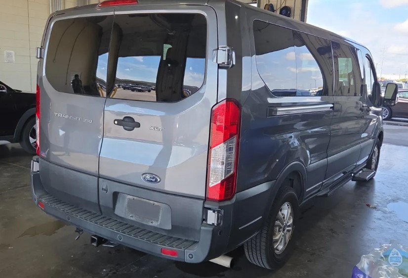 Used 2021 Ford Transit 350 XLT RWD image 4