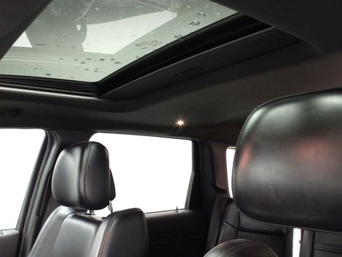 Used 2019 Jeep Grand Cherokee Altitude RWD image 10