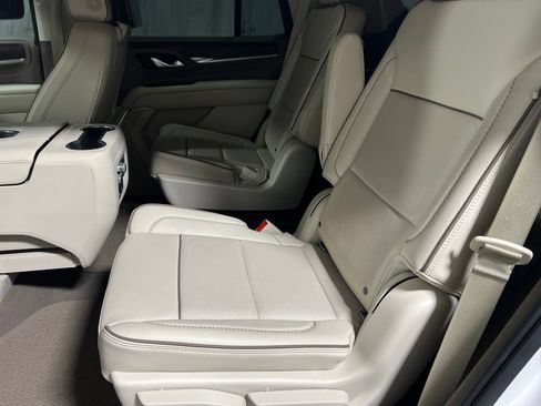 Used 2021 GMC Yukon Denali w/ LPO, Illumination Package RWD image 23