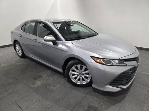 Used 2020 Toyota Camry LE image 7