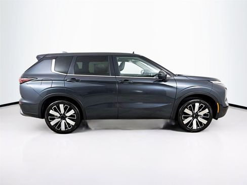 New 2025 Mitsubishi Outlander SE image 8