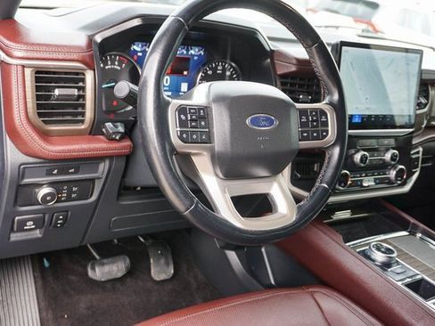 Used 2022 Ford Expedition Max Limited image 10