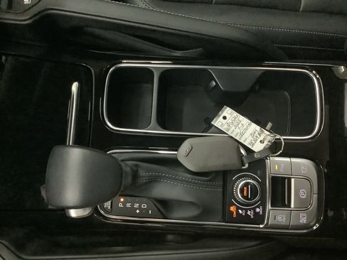 Used 2025 Kia Telluride SX image 23