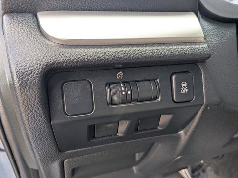 Used 2017 Subaru Crosstrek 2.0i Premium image 31