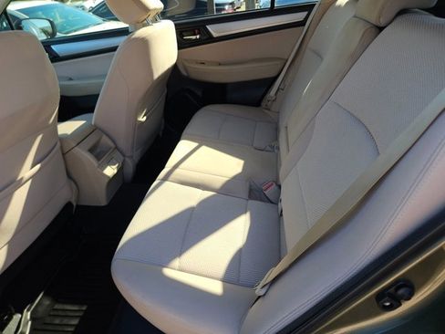 Used 2019 Subaru Outback 2.5i Premium image 9