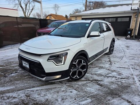 Certified 2023 Kia Niro SX Touring image 1
