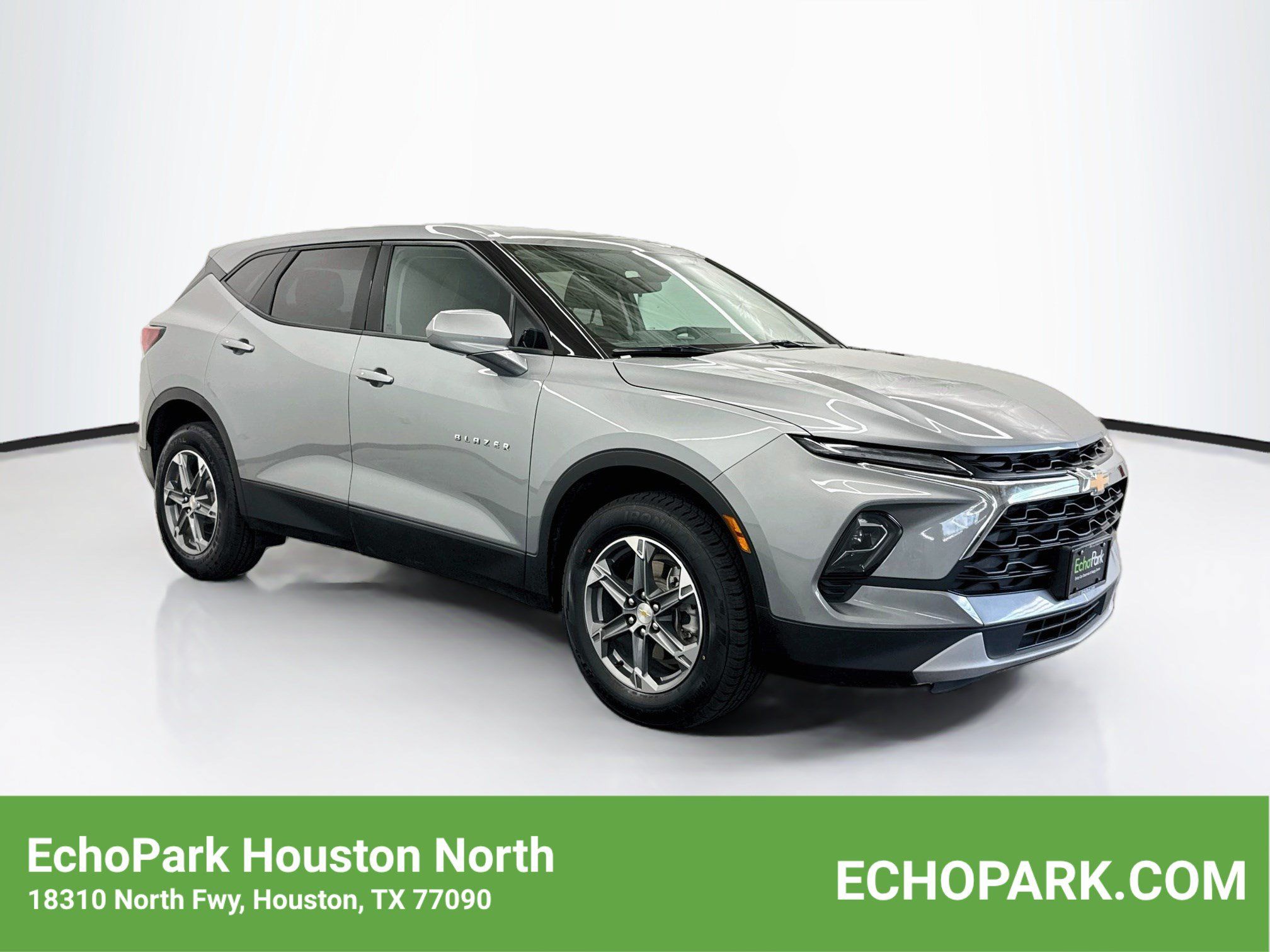 Used 2026 Chevrolet Blazer LT FWD image 1