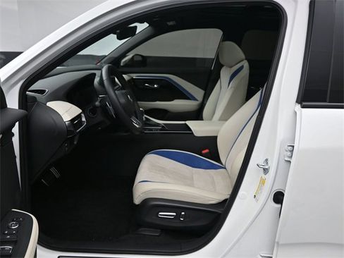 Used 2025 Acura ADX A-Spec image 10