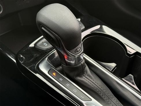 Used 2025 Chevrolet Trax LT image 18