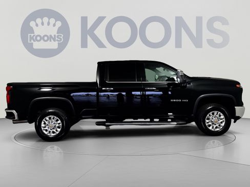 Used 2024 Chevrolet Silverado 2500 LTZ w/ LTZ Convenience Package AWD/4WD image 8