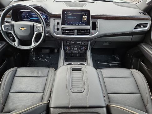 Used 2024 Chevrolet Suburban Premier RWD image 25