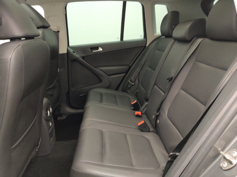 Used 2015 Volkswagen Tiguan SEL FWD image 18