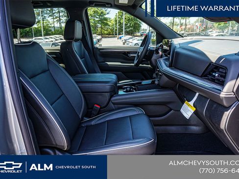 New 2025 Chevrolet Suburban Premier w/ Sun And Tow Package AWD/4WD image 21