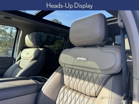 Used 2025 Ford F250 Platinum w/ Platinum Plus Package image 17