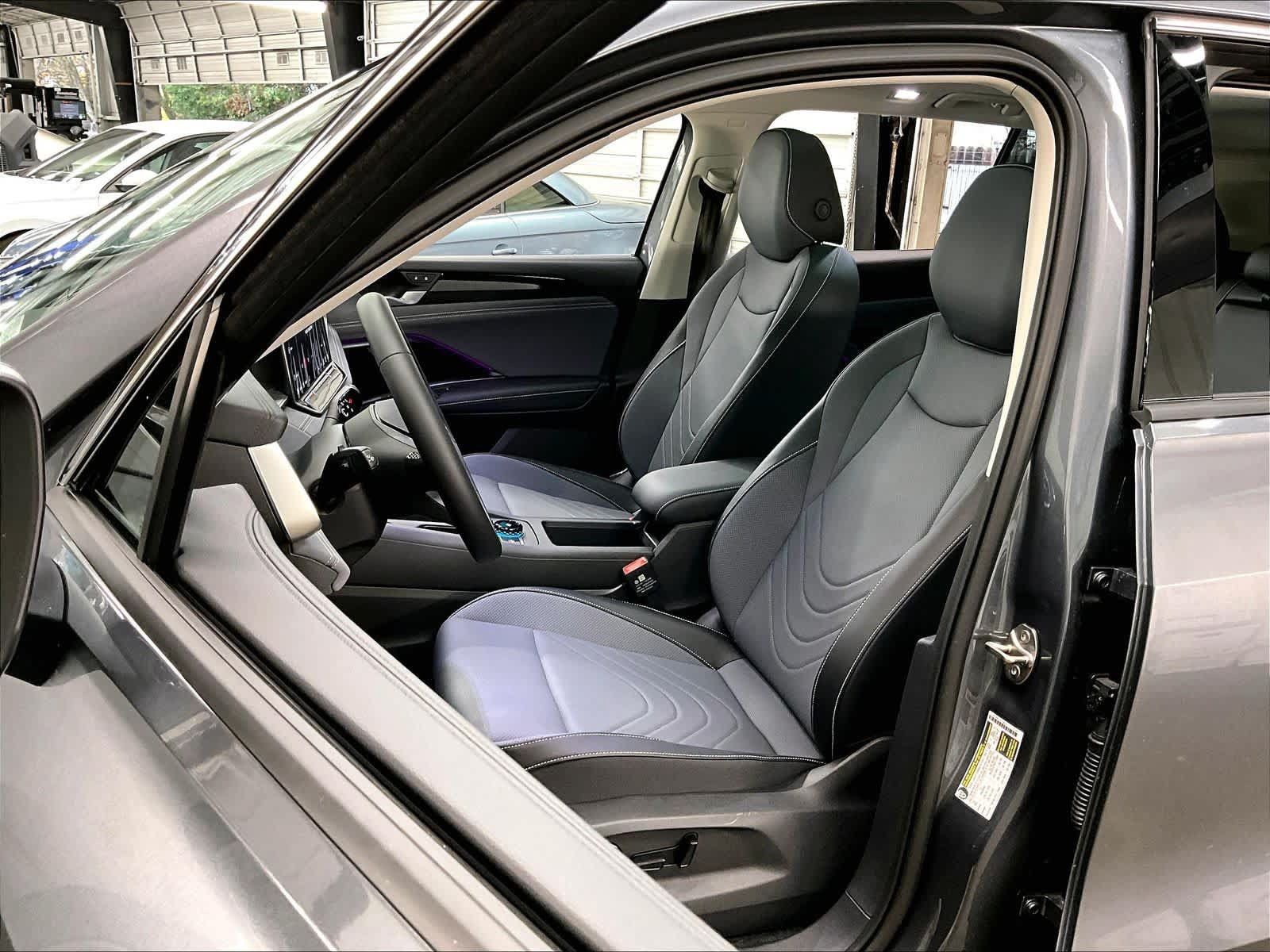 New 2026 Volkswagen Tiguan SE AWD/4WD image 11