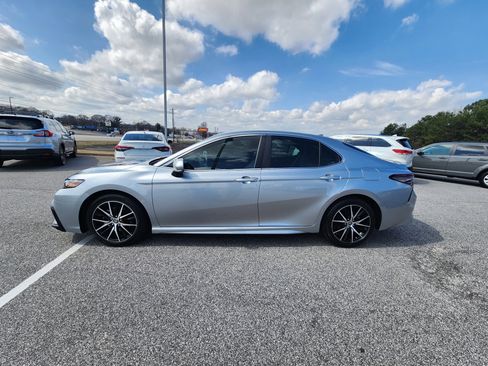 Used 2023 Toyota Camry SE image 7