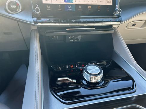 New 2026 Jeep Grand Wagoneer L Limited image 23