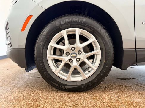 Used 2023 Chevrolet Equinox LS FWD image 25