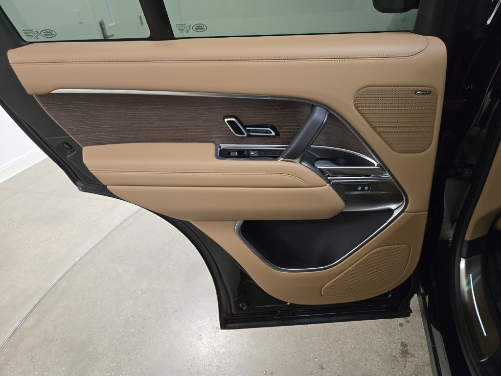 Used 2026 Land Rover Range Rover SE AWD/4WD image 26