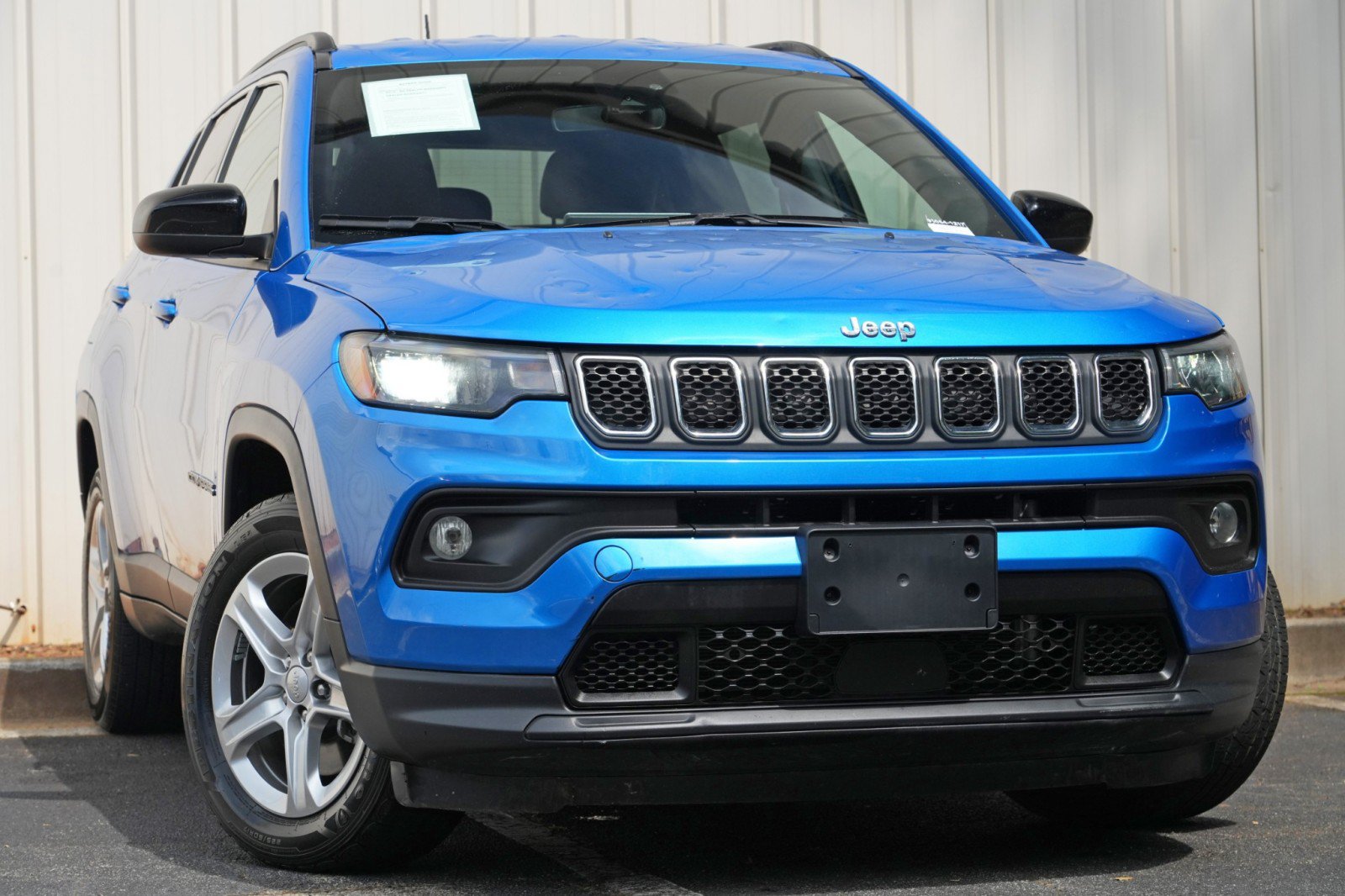 Used 2024 Jeep Compass Latitude AWD/4WD image 2
