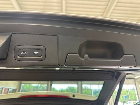 Used 2023 Volvo XC60 B5 Plus AWD/4WD image 25