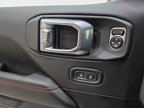 Used 2021 Jeep Wrangler Unlimited Rubicon AWD/4WD image 30