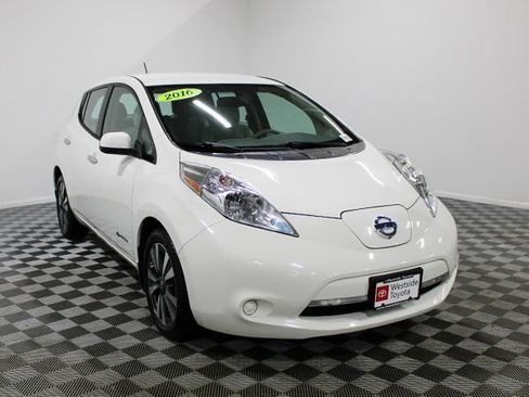 Used 2016 Nissan Leaf SV w/ Premium Package image 8