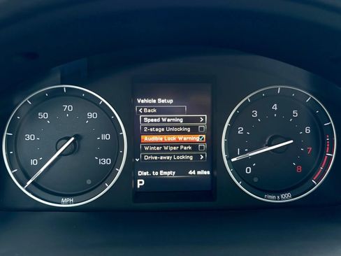 Used 2014 Land Rover LR2 HSE image 32