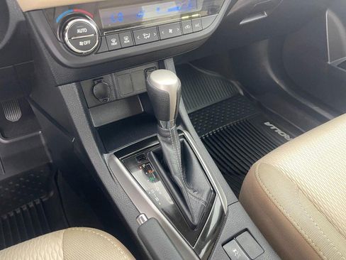 Used 2015 Toyota Corolla LE FWD image 19