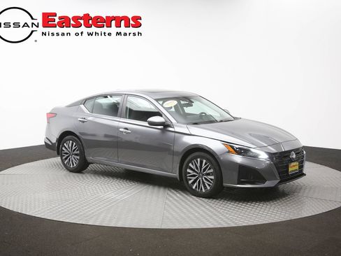 Used 2023 Nissan Altima 2.5 SV w/ SV Premium Package AWD/4WD image 48