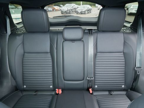 Used 2024 Land Rover Discovery Sport Dynamic SE image 13