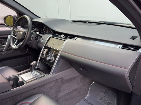Used 2022 Land Rover Discovery Sport SE R-Dynamic image 13
