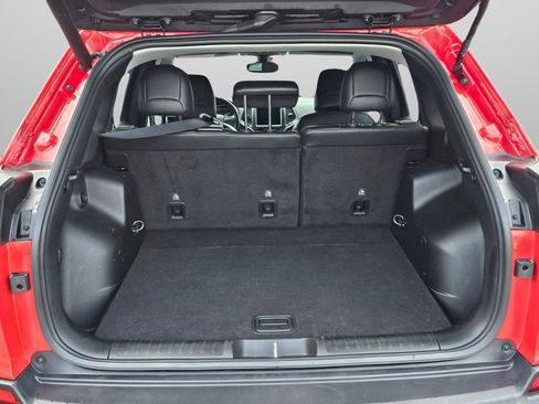 Used 2019 Jeep Cherokee Trailhawk w/ Comfort/Convenience Group image 17